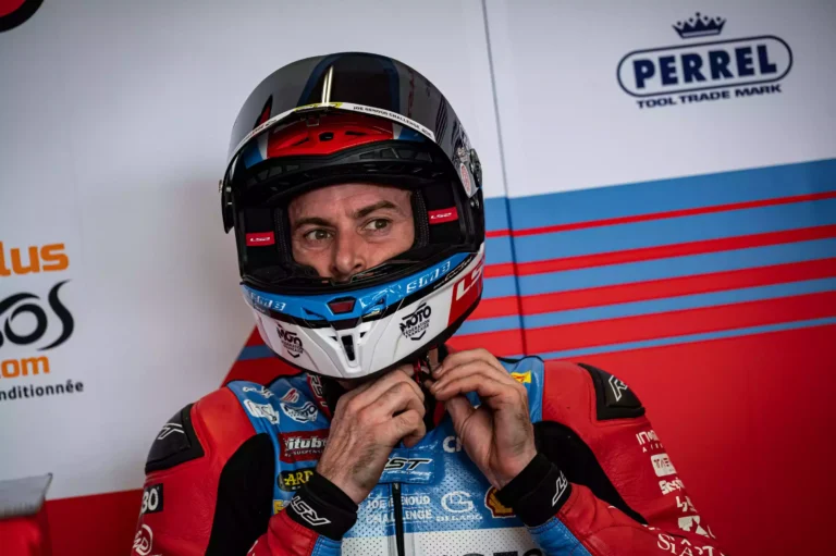 THE GIANT KILLER: How ZXMOTO Smashed the Global Monopoly at WSBK Portugal 4 ZXMOTO Valentin Debise Die Kraft der Gewichtsrevolution Zylindergewalt 5